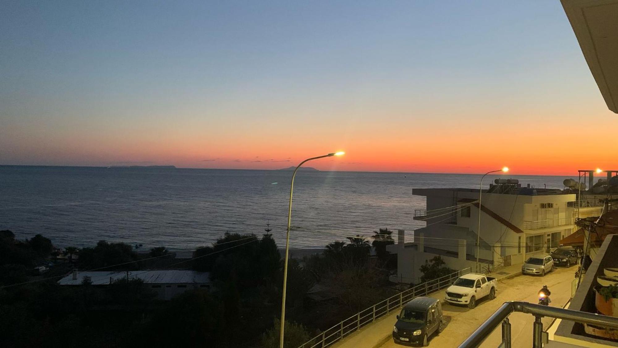Sunset Views Apartment Himarë Eksteriør billede